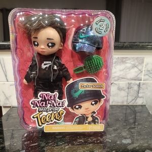 Na Na Na Surprise 11" Teens Fashion Doll Parker Scorch